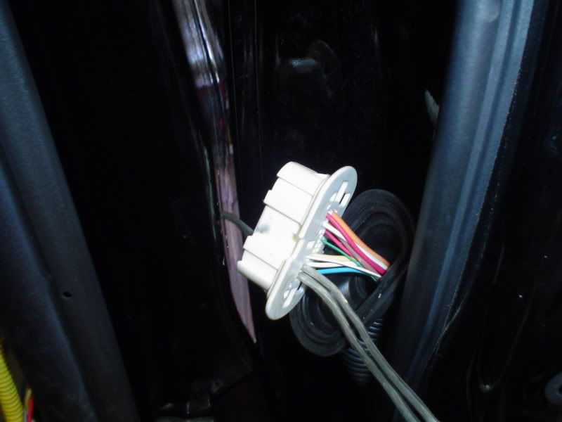 How to run speaker wire to CM rear doors. pics. Toyota Tundra
